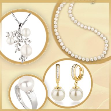 Perlenschmuck Schmuck mit weißen Perlen Halskette, Ohrringe, Ring und Anhänger mit edlen Details.